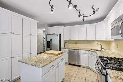 22 Woodcrest Dr, Morris Township, NJ 07960 - Photo 3