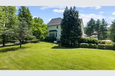 14 Hawk Dr, Raritan Township, NJ 08551 - Photo 39