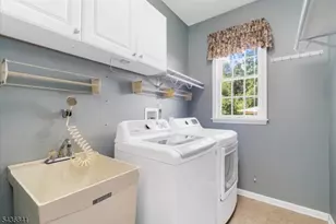 14 Hawk Dr, Raritan Township, NJ 08551 - Photo 31