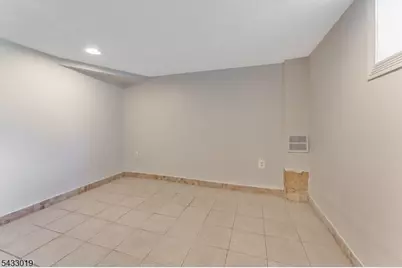 19 Columbus Cir, Mansfield Township, NJ 07865 - Photo 3