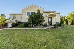19 Columbus Cir, Mansfield Township, NJ 07865 - Photo 1
