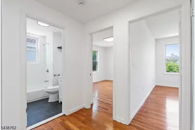 1043 Hunterdon St #2, Newark, NJ 07112 - Photo 17