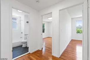 1043 Hunterdon St, Newark, NJ 07112 - Photo 17