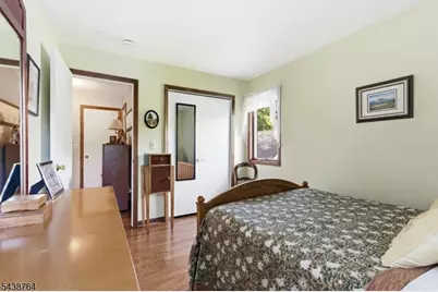 32 W Lakeview Trl, Jefferson Township, NJ 07885 - Photo 19