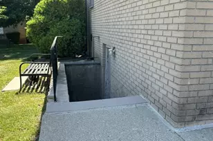 2 Honiss St, Newark, NJ 07109 - Photo 21