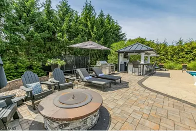 29 Sutphin Rd, Raritan Township, NJ 08822 - Photo 35