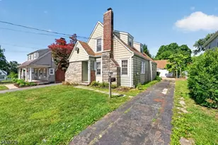 10 Carlyle Ave, Morris Plains, NJ 07950 - Photo 1