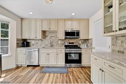 810 Plymouth Rd, North Brunswick Township, NJ 08902 - Photo 23