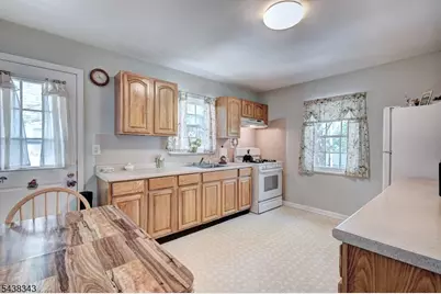 54 Oak Crest Rd, West Orange Township, NJ 07052 - Photo 9