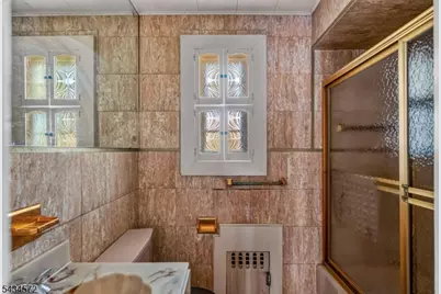704 Parker St, Newark, NJ 07104 - Photo 33