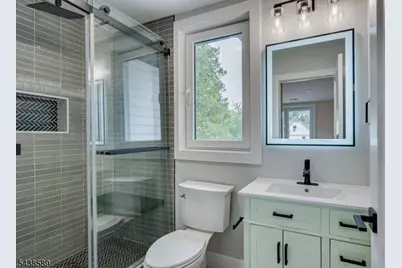 54 Nevsky St, Edison Twp., NJ 08820 - Photo 15
