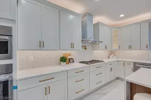 54 Nevsky St, Edison Twp., NJ 08820 - Photo 19