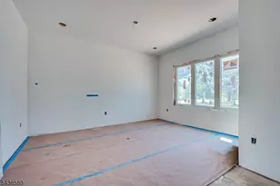 54 Nevsky St, Edison Twp., NJ 08820 - Photo 9