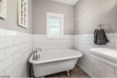 2070 Lakeside Dr W, Vernon, NJ 07422 - Photo 17