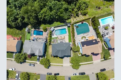 22 Fox Boro Rd, Wayne, NJ 07470 - Photo 3