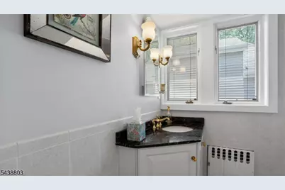 230 Satterthwaite Ave, Nutley, NJ 07110 - Photo 23