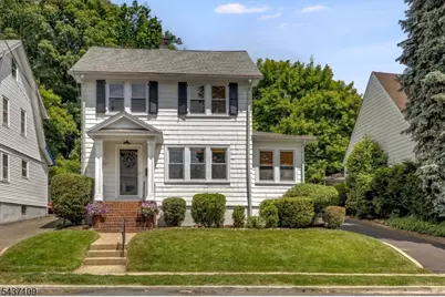 9 Amherst Ct, Maplewood, NJ 07040 - Photo 1