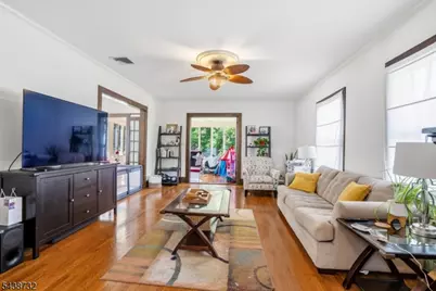 306 Walnut Ave, Cranford Township, NJ 07016 - Photo 9