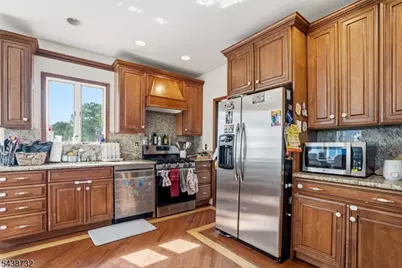 306 Walnut Ave, Cranford Township, NJ 07016 - Photo 13
