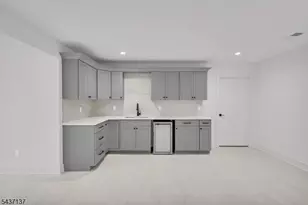 31 Ashwood Dr, Livingston, NJ 07039 - Photo 11