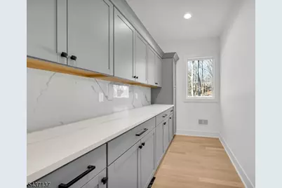 31 Ashwood Dr, Livingston, NJ 07039 - Photo 7