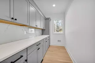 31 Ashwood Dr, Livingston, NJ 07039 - Photo 7
