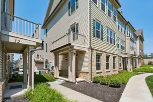 10 Cortland Ct, Livingston, NJ 07039 - Photo 1