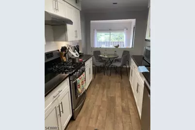 124 Hempstead Ct, Madison, NJ 07940 - Photo 9