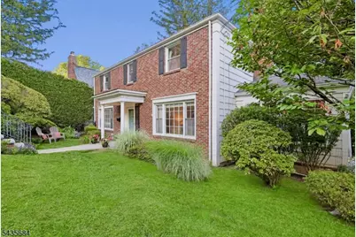 32 Undercliff Ter, West Orange Township, NJ 07052 - Photo 3