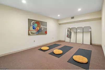 658 Ridgewood Rd #1, Maplewood Twp., NJ 07040 - Photo 25