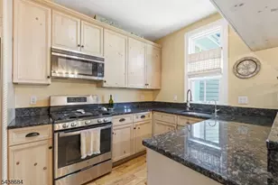66 S Fullerton Ave, Montclair Twp., NJ 07042 - Photo 7