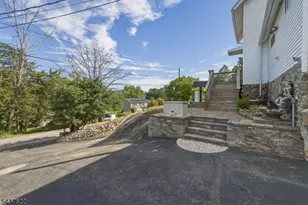 51 Zinnia Dr, Vernon, NJ 07418 - Photo 35