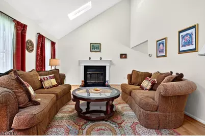 15 Hampton Ct, Bernards Township, NJ 07920 - Photo 9