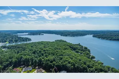 4 Hover Dr, Mount Arlington, NJ 07856 - Photo 3