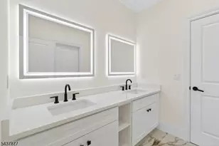 13 Harding Pl, Livingston, NJ 07039 - Photo 17