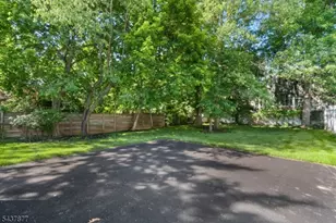 13 Harding Pl, Livingston, NJ 07039 - Photo 47