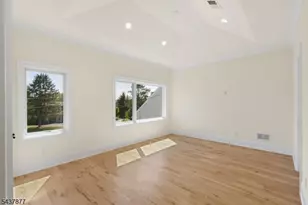 13 Harding Pl, Livingston, NJ 07039 - Photo 21