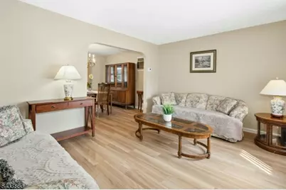 430 Myrtle Ave, Roselle Park, NJ 07204 - Photo 5