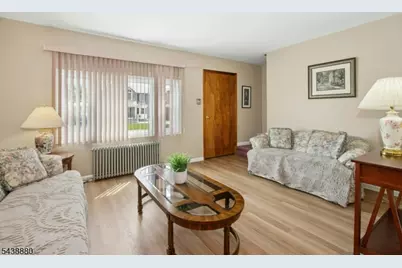 430 Myrtle Ave, Roselle Park, NJ 07204 - Photo 3