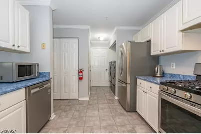 1006 Worthington Ct #1006, Denville, NJ 07834 - Photo 5