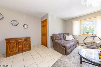 137 Uhland St, East Rutherford, NJ 07073 - Photo 9