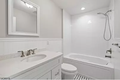 4 Central Ave #4C, Caldwell Boro Twp., NJ 07006 - Photo 17
