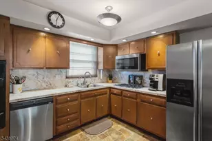 164 Page St, Elmwood Park, NJ 07407 - Photo 13