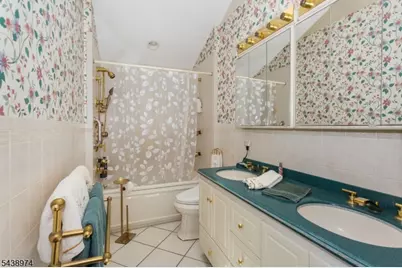 164 Page St, Elmwood Park, NJ 07407 - Photo 17