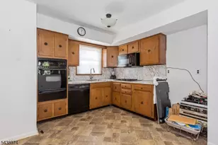 164 Page St, Elmwood Park, NJ 07407 - Photo 23