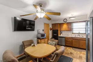 164 Page St, Elmwood Park, NJ 07407 - Photo 9