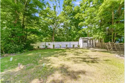 54 Summit Dr, Wantage, NJ 07461 - Photo 9
