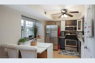 2 Park Ter, North Brunswick Township, NJ 08902 - Photo 9