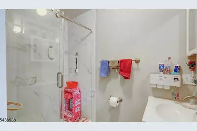 2 Park Ter, North Brunswick Township, NJ 08902 - Photo 17