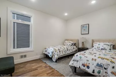 393 Myrtle Ave, Irvington, NJ 07111 - Photo 13
